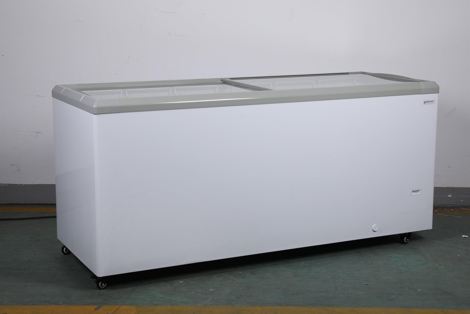 FDF23CF 71'' Width Horizontal Display Island Freezer - Nafcool™ Commercial Freezer Icecream, frozen food, Ice bag and Gelato - Image 3